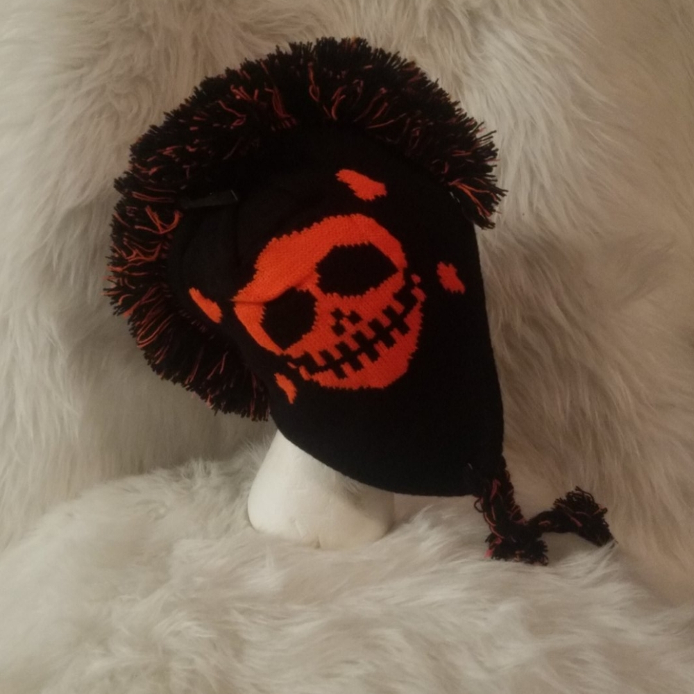 DEKKO BLACK AND ORANGE SKULL MOHAWK HAT